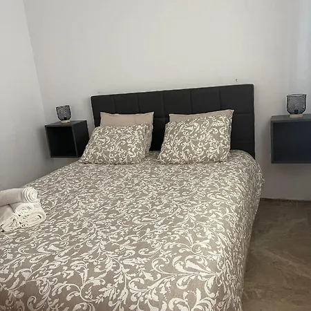 Astral-habitacion Doble Privada En Casa Compartida-uebica2 بيت ضيافة